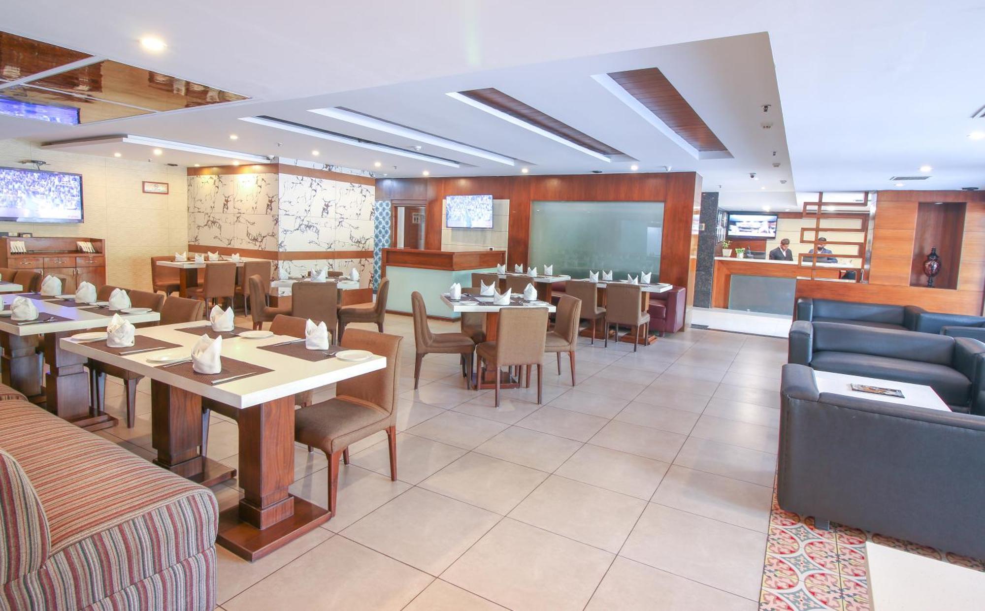 Hotel Cama Mohali Kültér fotó