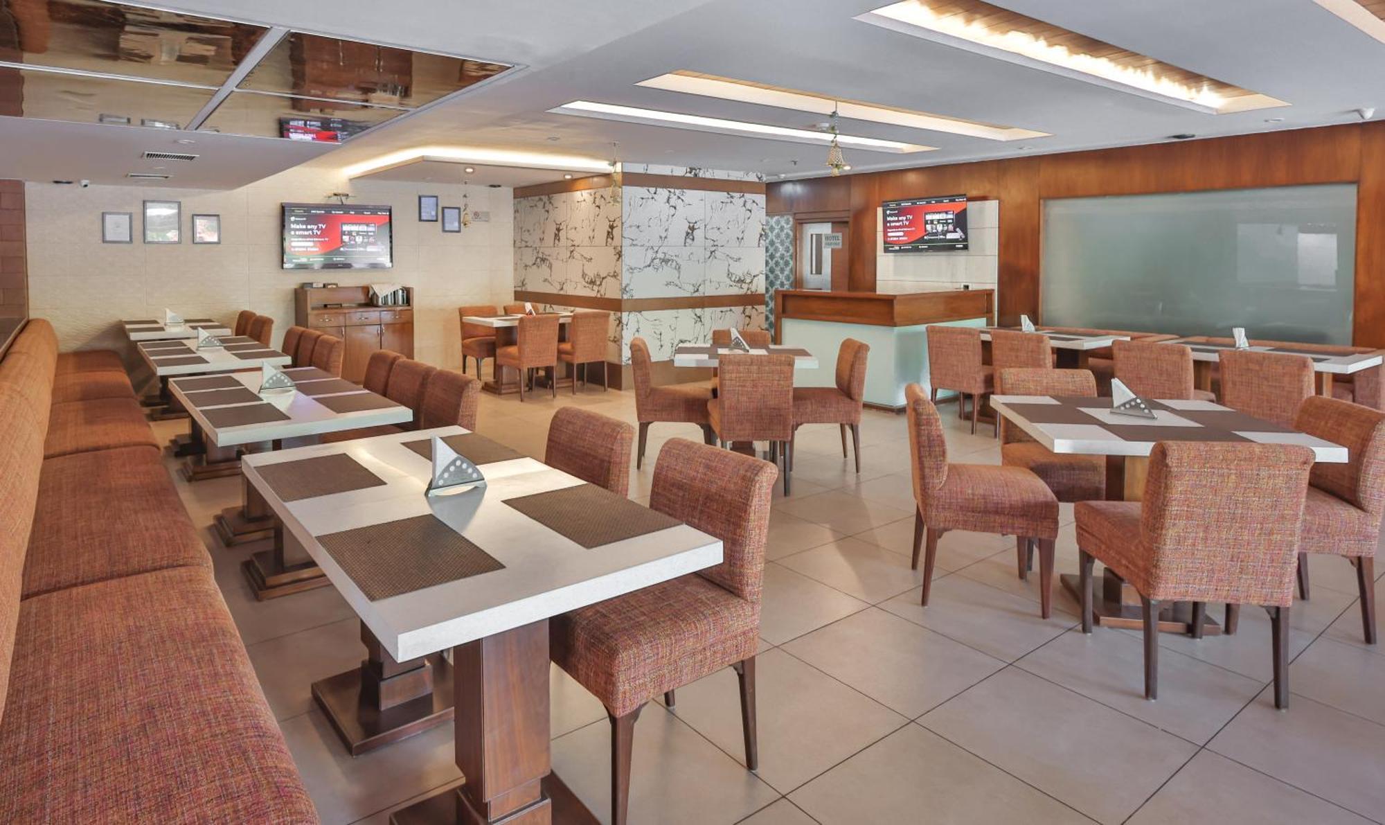 Hotel Cama Mohali Kültér fotó