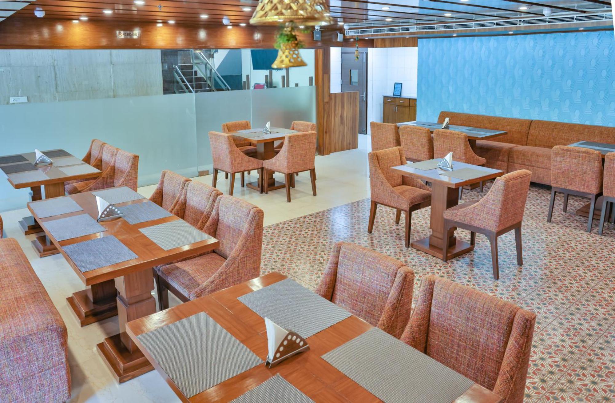 Hotel Cama Mohali Kültér fotó